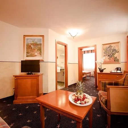 Schlosshotel Gruenwald 호텔 그룬발트