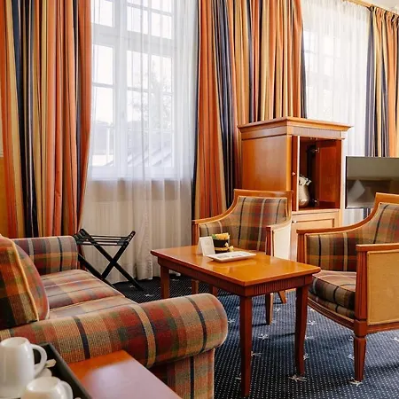 Hotel Schlosshotel Gruenwald 4*