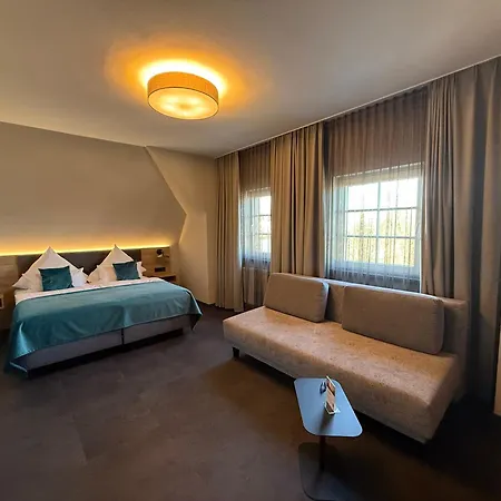 Schlosshotel Gruenwald 4*