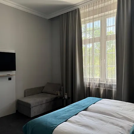 Schlosshotel Gruenwald 4*