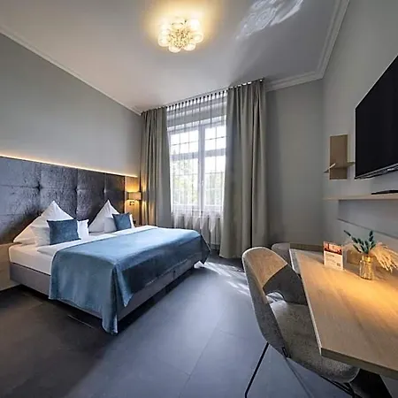 Schlosshotel Gruenwald 4*