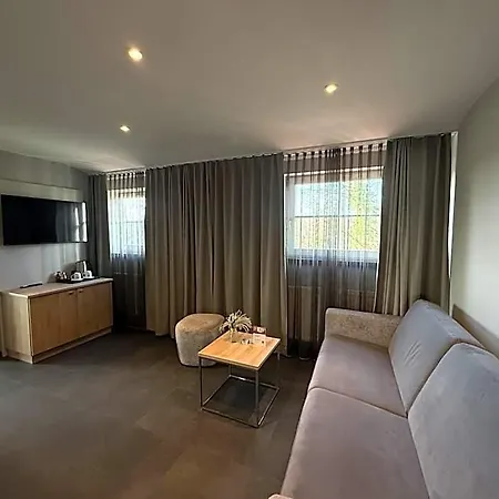 Schlosshotel Gruenwald 호텔 4*