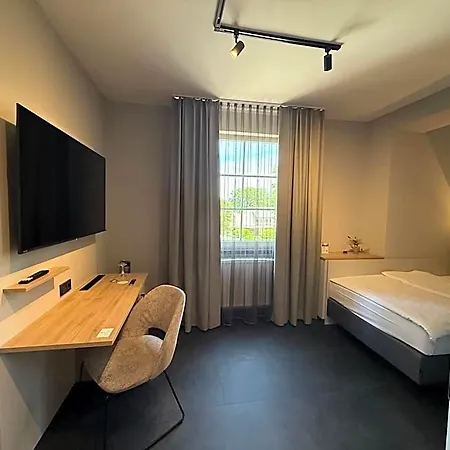 호텔 Schlosshotel Gruenwald 4*