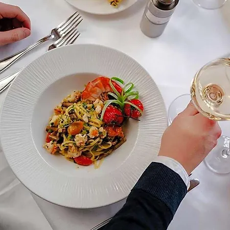 Schlosshotel Gruenwald 4* 그룬발트