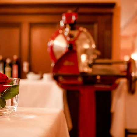 Hotel Schlosshotel Gruenwald 4*