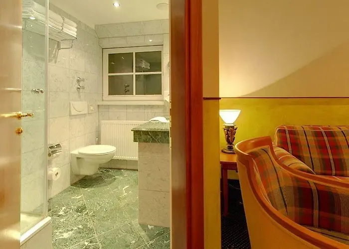 Hotel Schlosshotel Gruenwald 4*